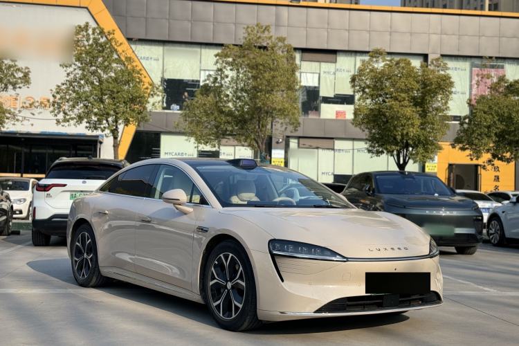 Used Hima Luxeed S7 2025 855 km Max Exterior 2