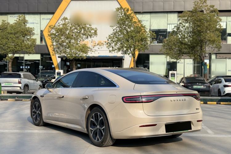 Used Hima Luxeed S7 2025 855 km Max Exterior 3