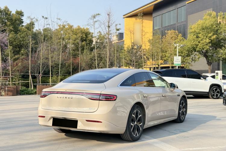 Used Hima Luxeed S7 2025 855 km Max Exterior 5