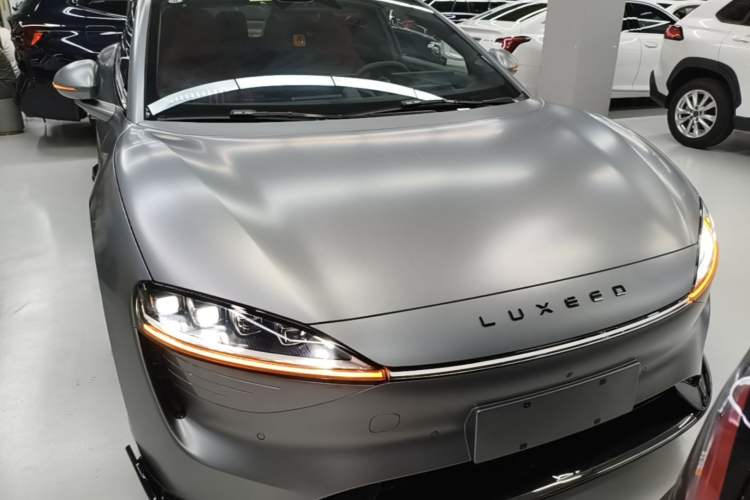 Used Hima Luxeed S7 2025 703km Ultra Sport Edition Front