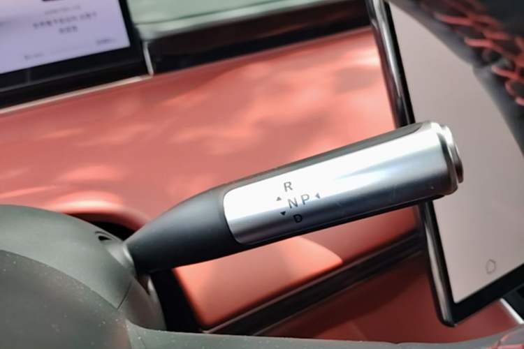 Used Hima Luxeed S7 2025 703km Ultra Sport Edition Gear Lever