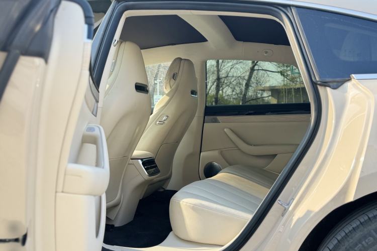 Used Hima Luxeed S7 2025 855 km Max Interior 2