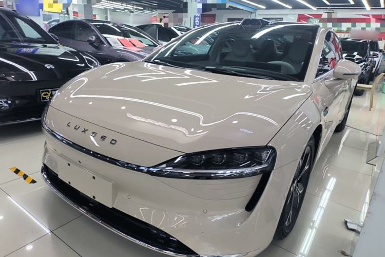 Hima Luxeed S7 2025 855 km Max