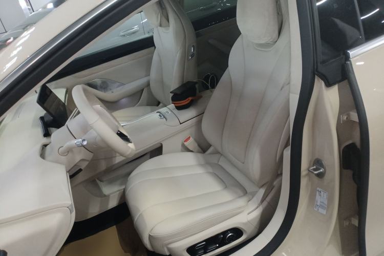 Used Hima Luxeed S7 2025 855 km Max Left Front Seat