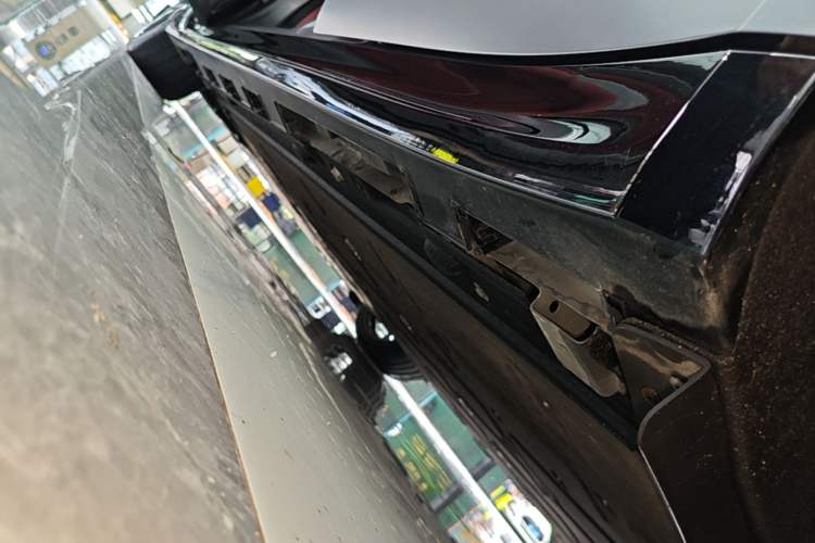 Used Hima Luxeed S7 2025 785 km Ultra Left Side Sill