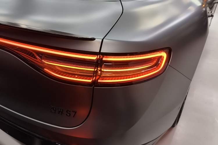 Used Hima Luxeed S7 2025 703km Ultra Sport Edition Right Rear Taillight