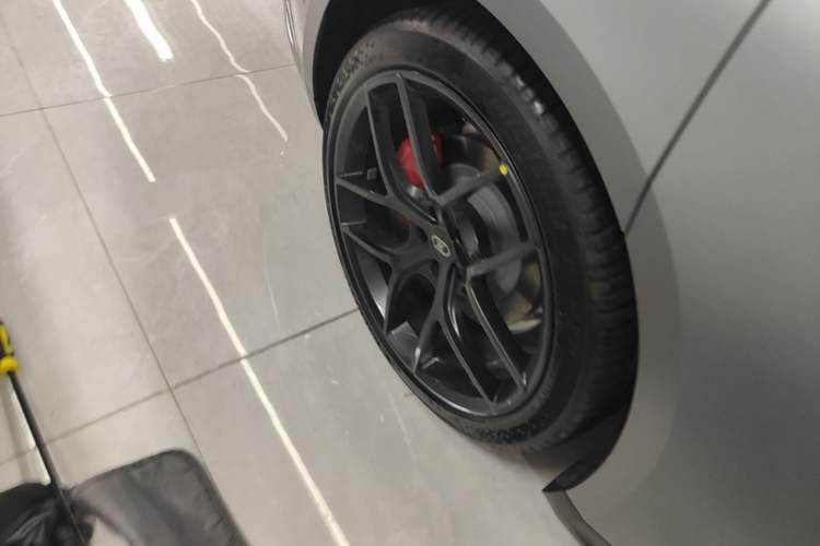 Used Hima Luxeed S7 2025 703km Ultra Sport Edition Right Rear Wheel Hub
