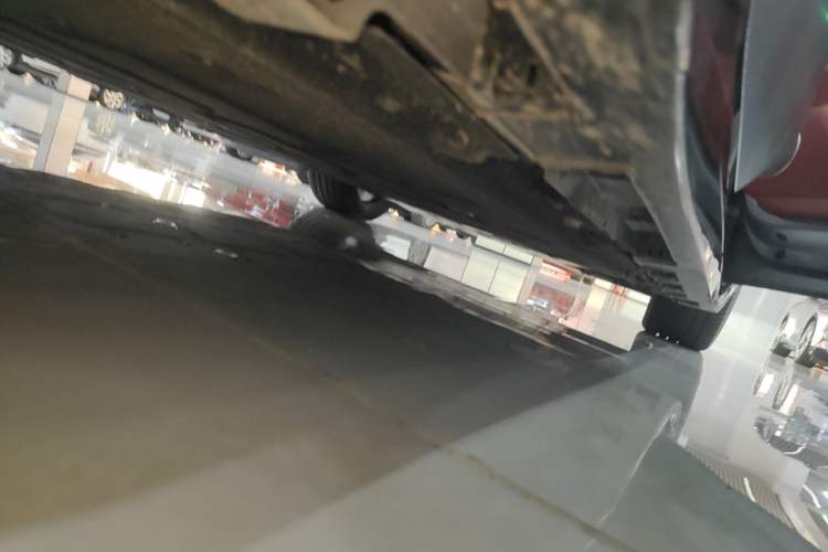 Used Hima Luxeed S7 2025 703km Ultra Sport Edition Right Side Sill