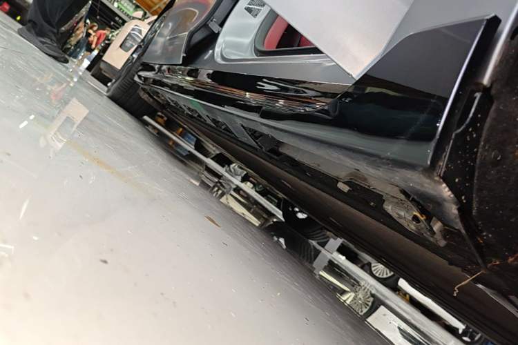 Used Hima Luxeed S7 2025 785 km Ultra Right Side Sill