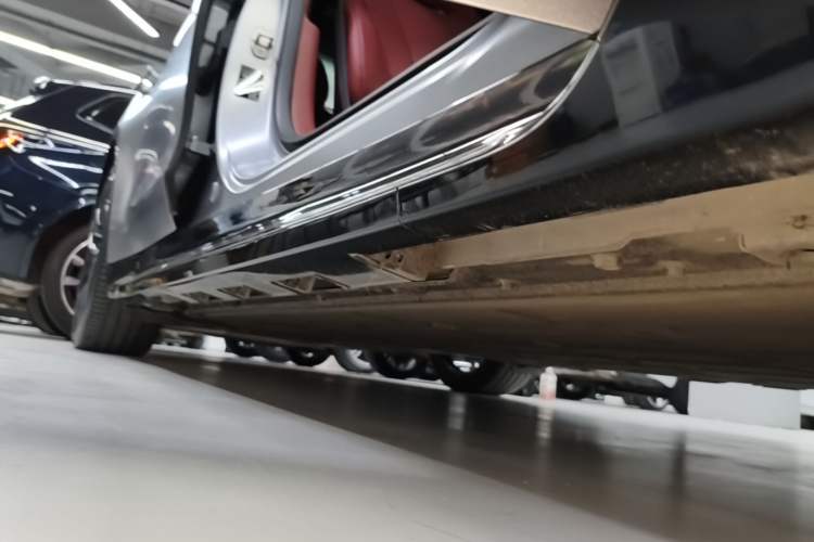 Used Hima Luxeed S7 2025 703km Ultra Sport Edition Right Side Sill