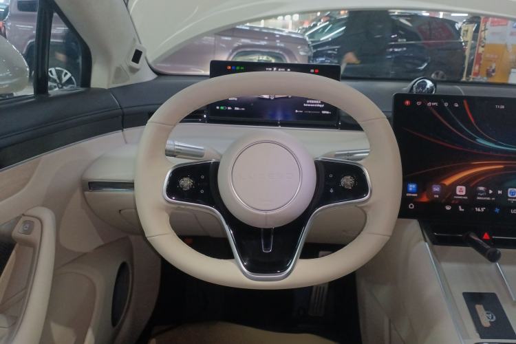 Used Hima Luxeed S7 2025 855 km Max Steering Wheel