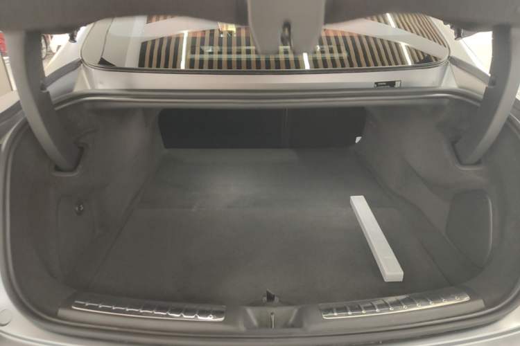 Used Hima Luxeed S7 2025 703km Ultra Sport Edition Trunk