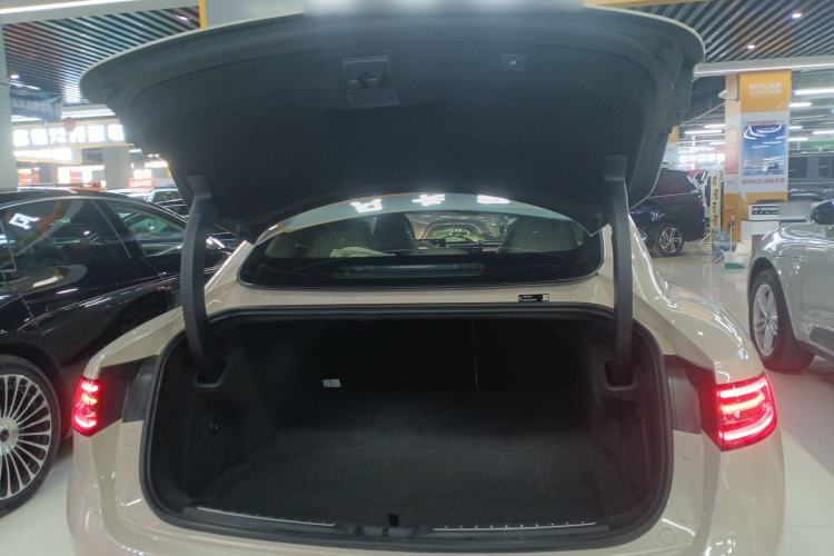 Used Hima Luxeed S7 2025 855 km Max Trunk