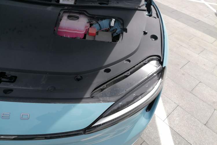 Used Hima Luxeed S7 2025 785 km Ultra Engine Bay Left