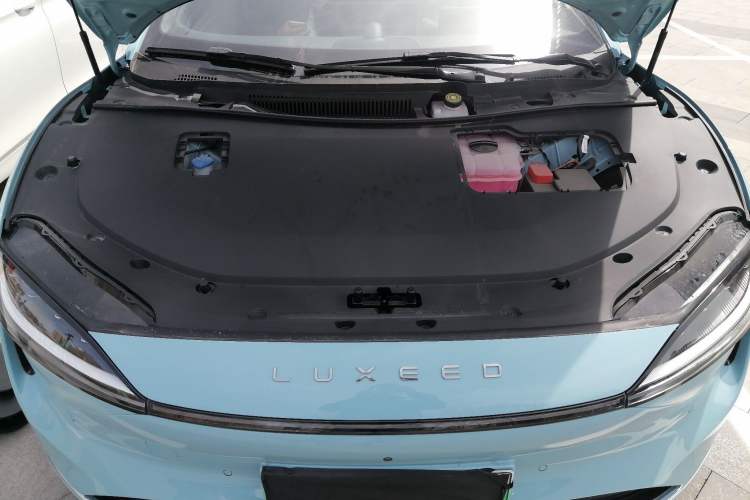 Used Hima Luxeed S7 2025 785 km Ultra Engine Bay