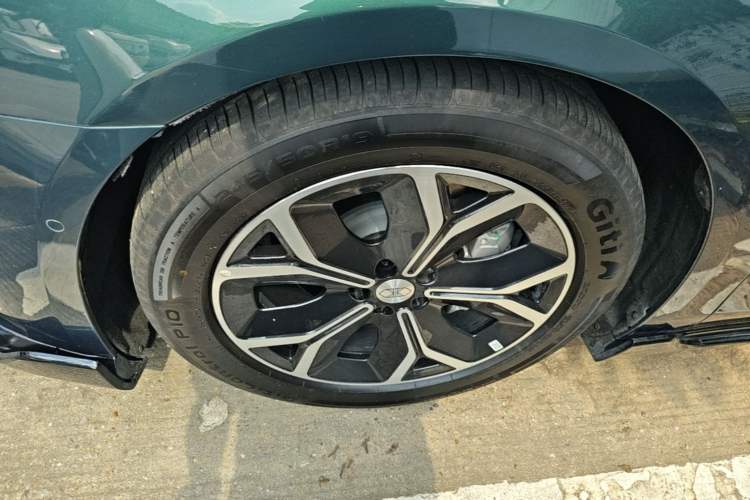 Used Hima Luxeed S7 2025 705 km Max Exterior 4