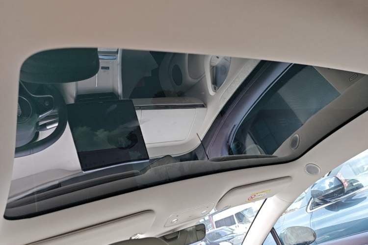 Used Hima Luxeed S7 2025 705 km Max Headliner