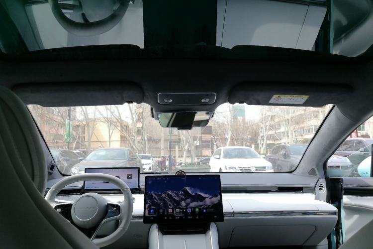 Used Hima Luxeed S7 2025 785 km Ultra Headliner