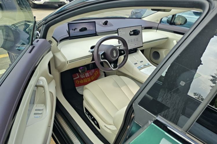 Used Hima Luxeed S7 2025 705 km Max Left Front Seat
