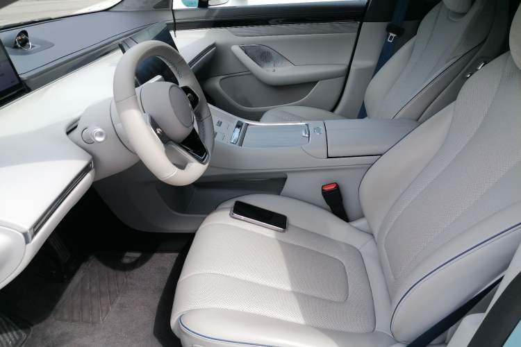 Used Hima Luxeed S7 2025 785 km Ultra Left Front Seat