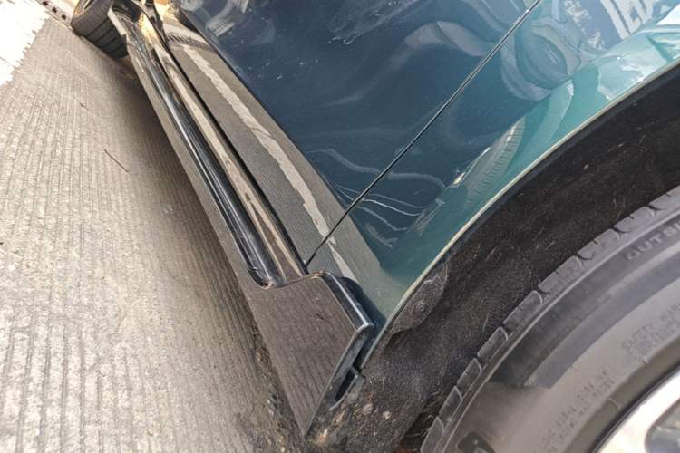 Used Hima Luxeed S7 2025 705 km Max Right Side Sill