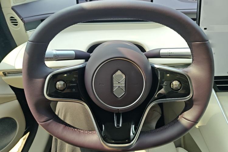 Used Hima Luxeed S7 2025 705 km Max Steering Wheel