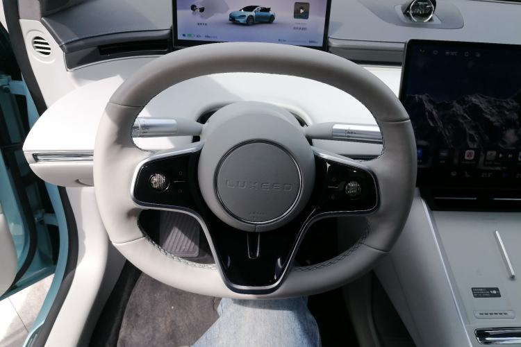 Used Hima Luxeed S7 2025 785 km Ultra Steering Wheel