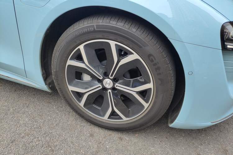 Used Hima Luxeed S7 2025 705 km Max Right Front Wheel Hub