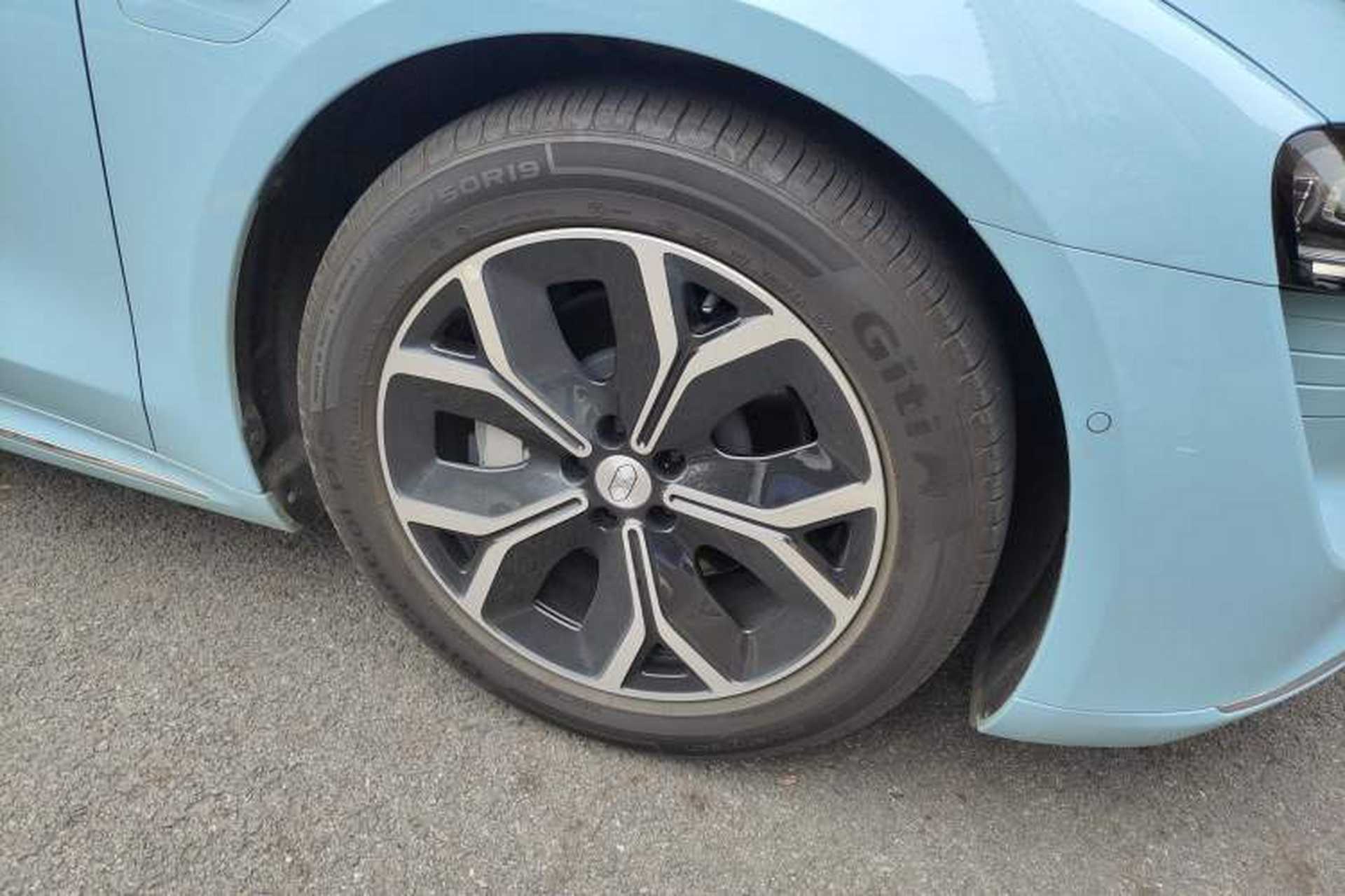 Used Hima Luxeed S7 2025 705 km Max Right Front Wheel Hub