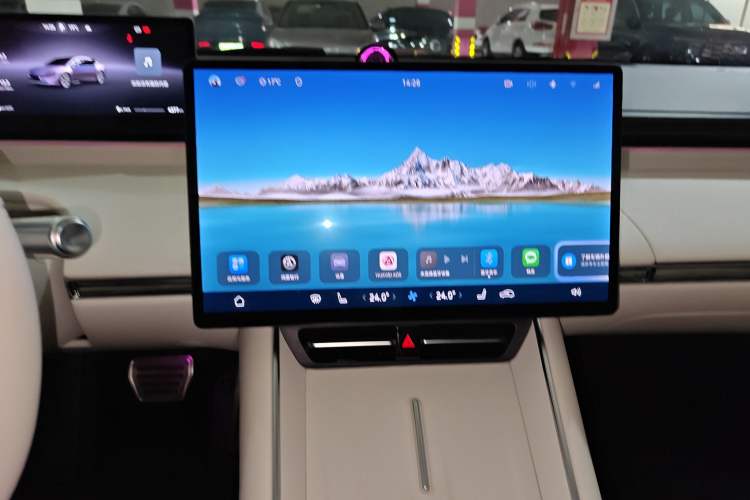 Used Hima Luxeed S7 2025 705 km Pro Audio And AC Panel
