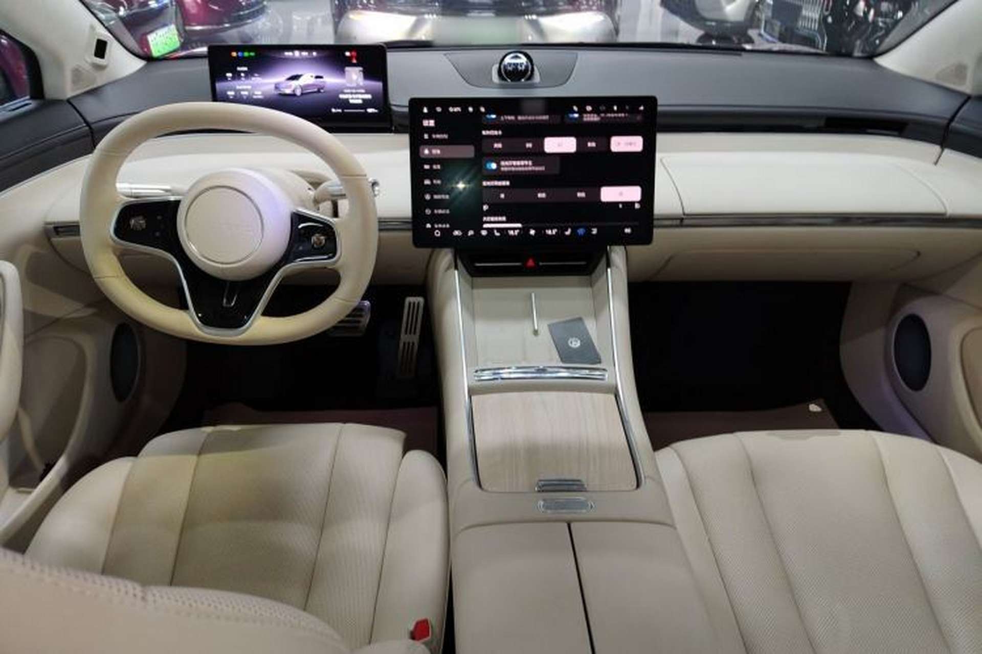 Used Hima Luxeed S7 2025 785 km Ultra Center Console