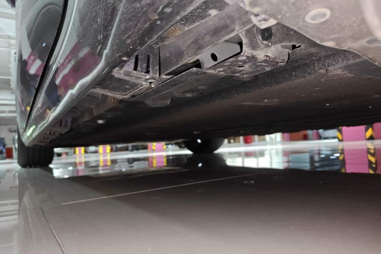 Used Hima Luxeed S7 2025 705 km Pro Chassis Rear Left