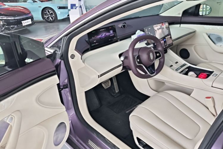 Used Hima Luxeed S7 2025 705 km Max Driver Seat