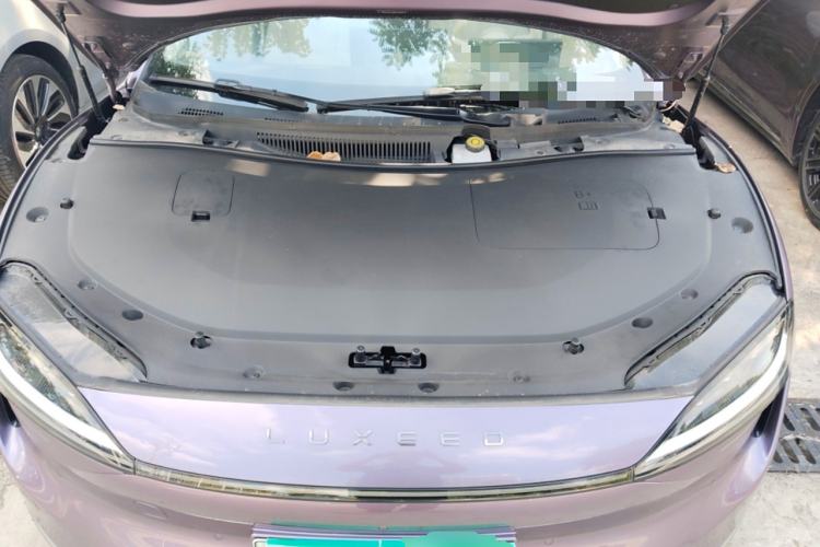Used Hima Luxeed S7 2025 855 km Max Engine Bay