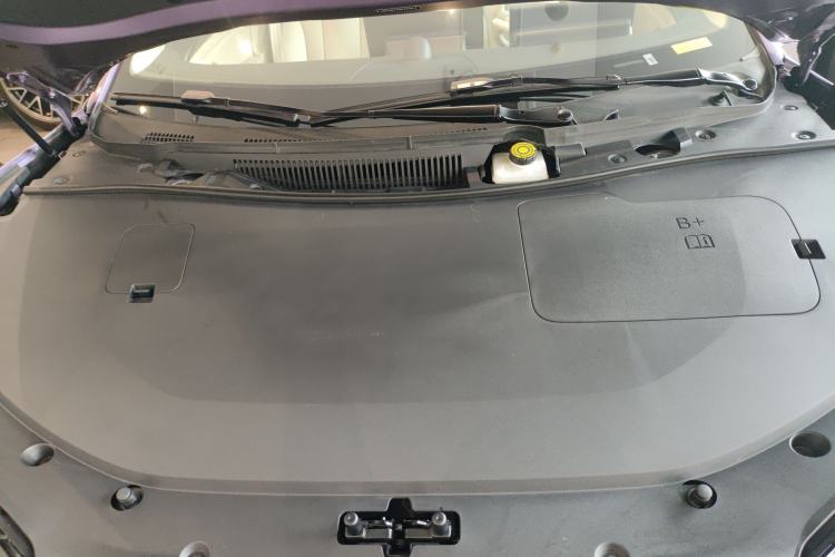 Used Hima Luxeed S7 2025 785 km Ultra Engine Bay