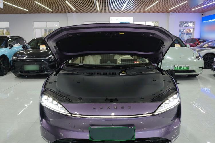 Used Hima Luxeed S7 2025 785 km Ultra Engine Bay