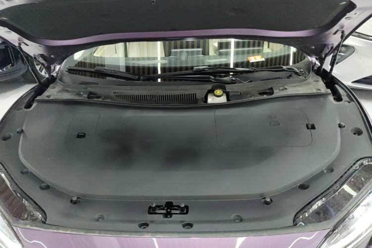 Used Hima Luxeed S7 2025 785 km Ultra Engine Bay