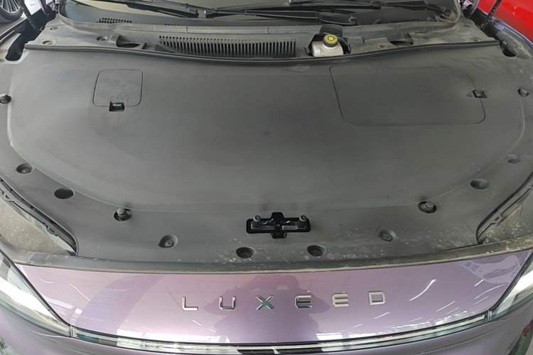 Used Hima Luxeed S7 2025 785 km Ultra Engine Bay