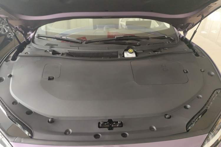 Used Hima Luxeed S7 2025 785 km Ultra Engine Bay