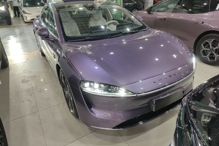 Used Hima Luxeed S7 2025 705 km Pro Front Right 45 Deg