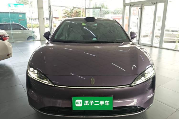 Used Hima Luxeed S7 2025 705 km Max Front