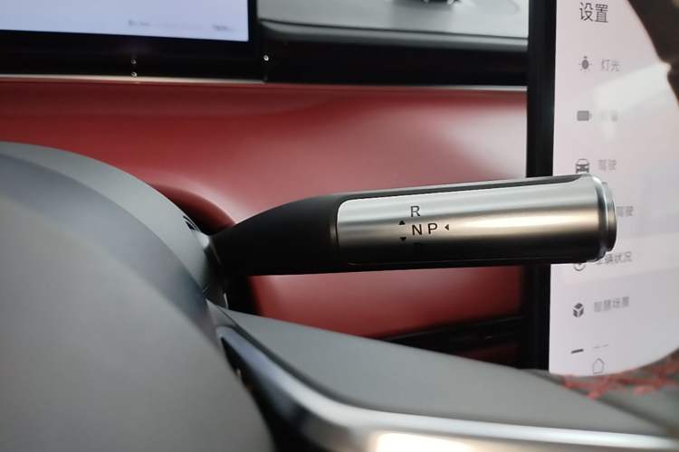 Used Hima Luxeed S7 2025 785 km Ultra Gear Lever