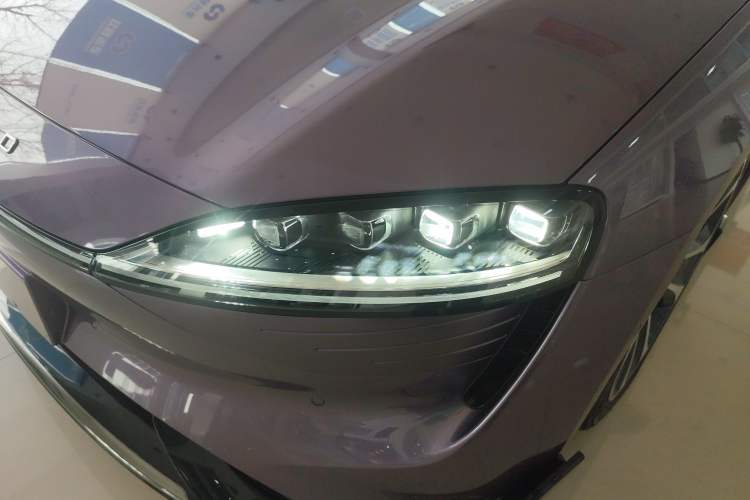 Used Hima Luxeed S7 2025 785 km Ultra Left Front Headlight