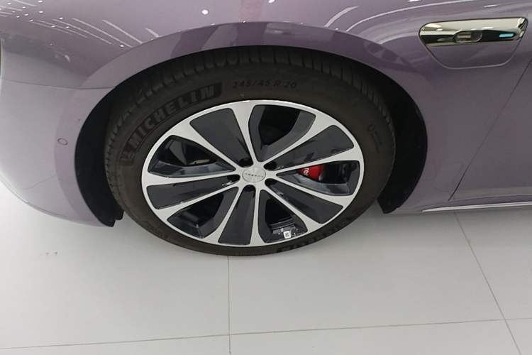 Used Hima Luxeed S7 2025 785 km Ultra Left Front Wheel Hub