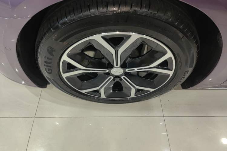Used Hima Luxeed S7 2025 705 km Pro Left Front Wheel Hub