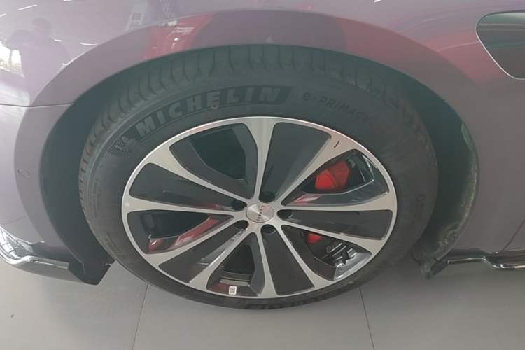 Used Hima Luxeed S7 2025 785 km Ultra Left Front Wheel Hub