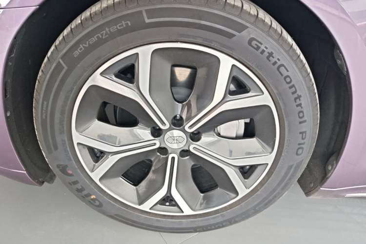 Used Hima Luxeed S7 2025 705 km Max Left Front Wheel Hub