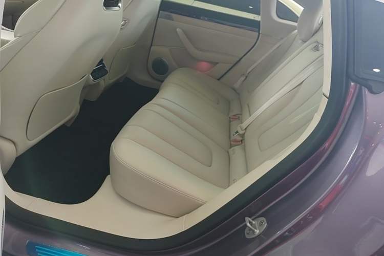 Used Hima Luxeed S7 2025 785 km Ultra Left Rear Seat