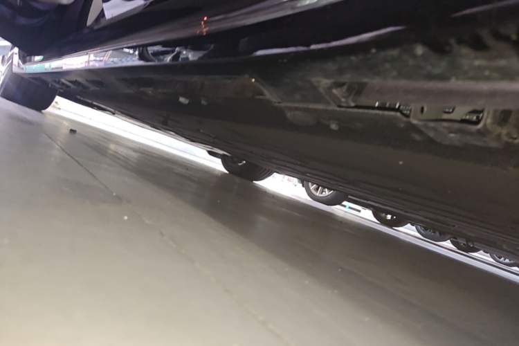 Used Hima Luxeed S7 2025 785 km Ultra Left Side Sill