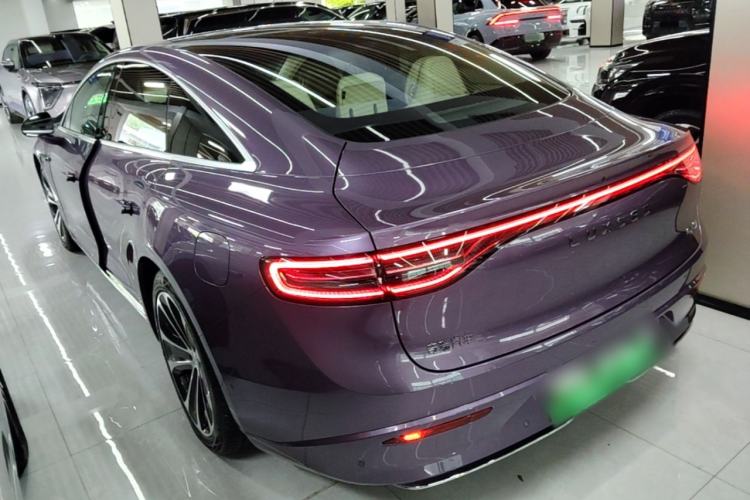 Used Hima Luxeed S7 2025 785 km Ultra Rear Left 45 Deg